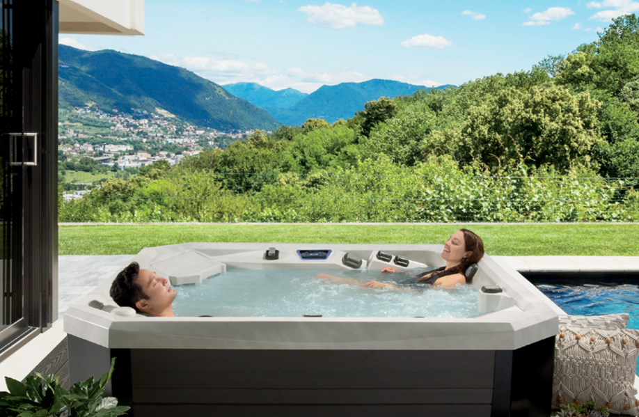 Spas & Outdoor Living